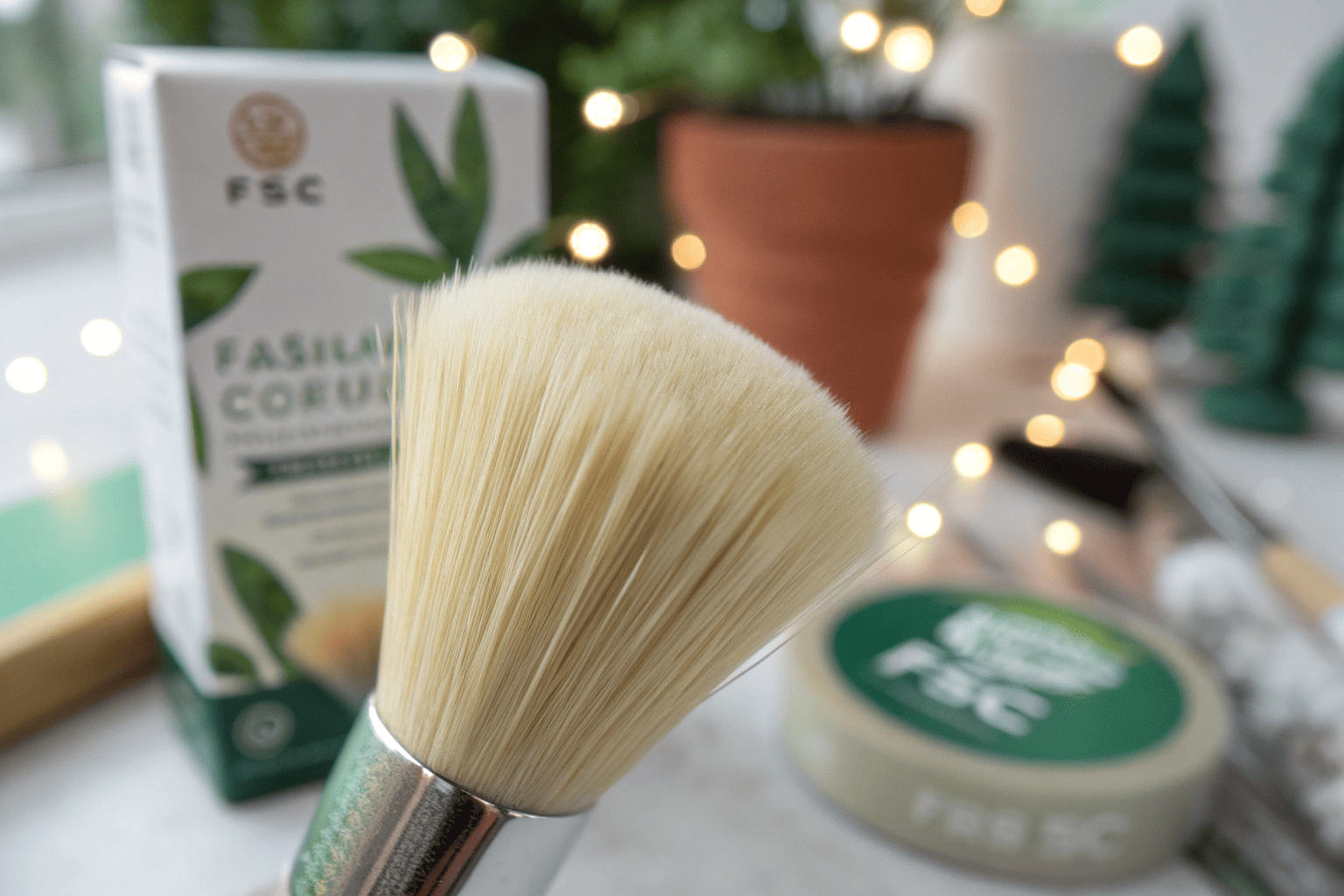 Soft bristle eco-friendly makeup brush
